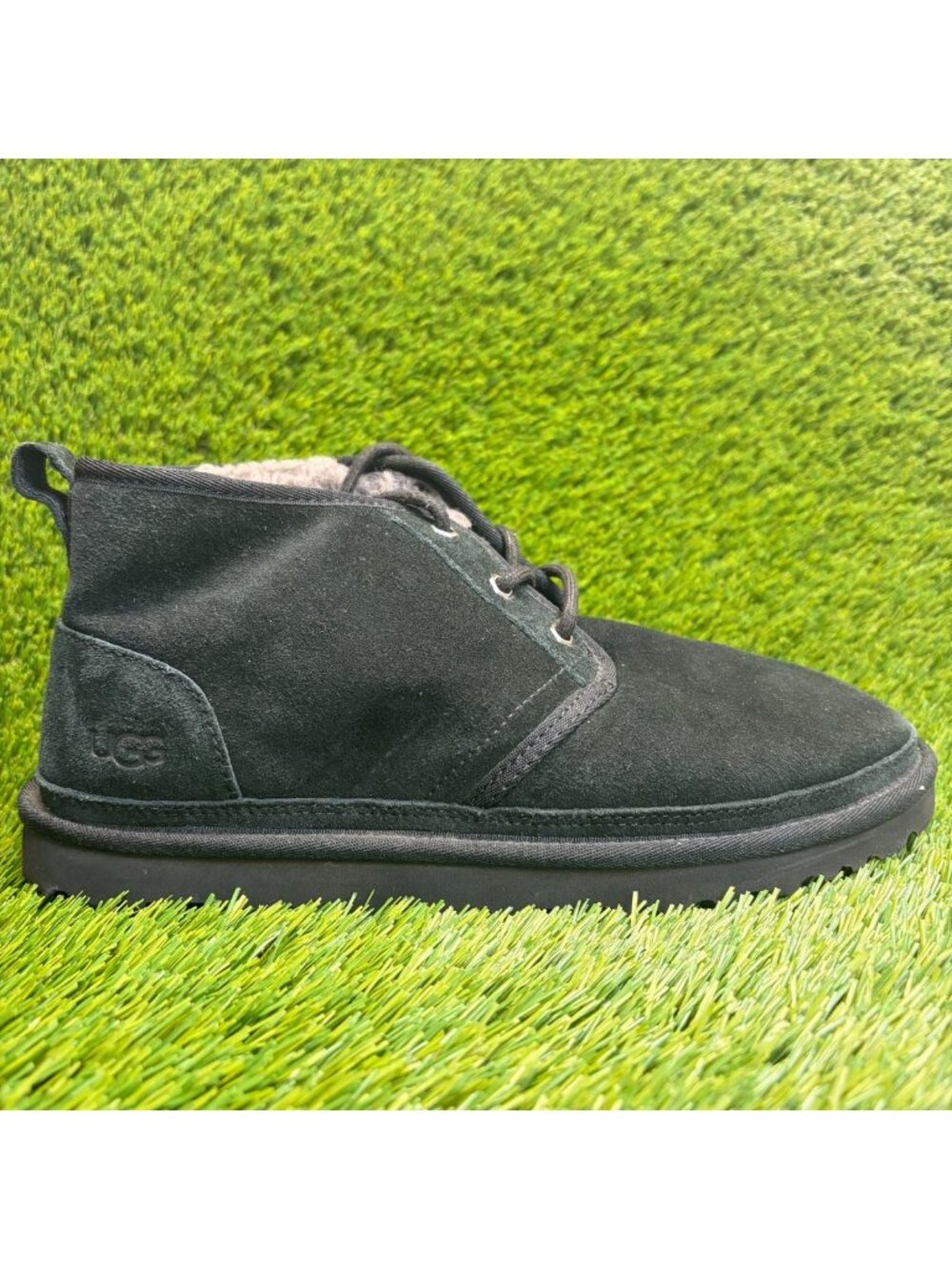 UGG Neumel Mens Size 10 Black Casual Classic Walking Suede Chukka Boots Shoes